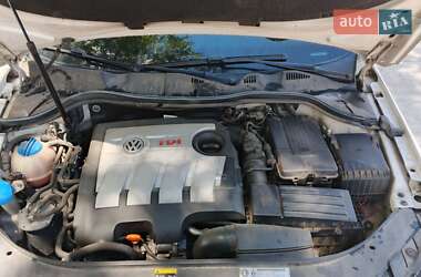 Седан Volkswagen Passat 2012 в 