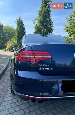 Седан Volkswagen Passat 2015 в 