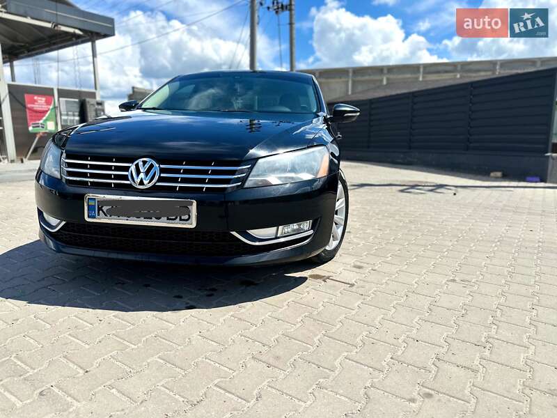 Седан Volkswagen Passat 2012 в Киеве
