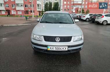 Седан Volkswagen Passat 1999 в 