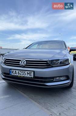 Универсал Volkswagen Passat 2017 в Киеве