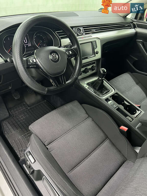 Универсал Volkswagen Passat 2015 в Полтаве