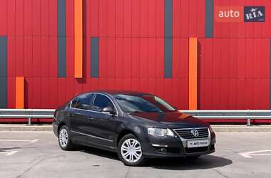 Седан Volkswagen Passat 2007 в Киеве
