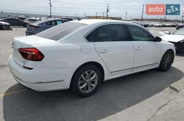 Седан Volkswagen Passat 2017 в 