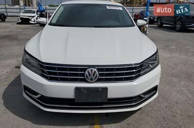 Седан Volkswagen Passat 2017 в 