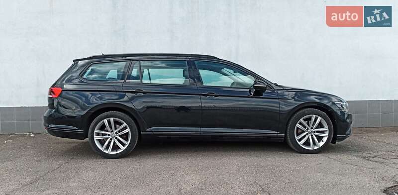 Универсал Volkswagen Passat 2021 в Киеве
