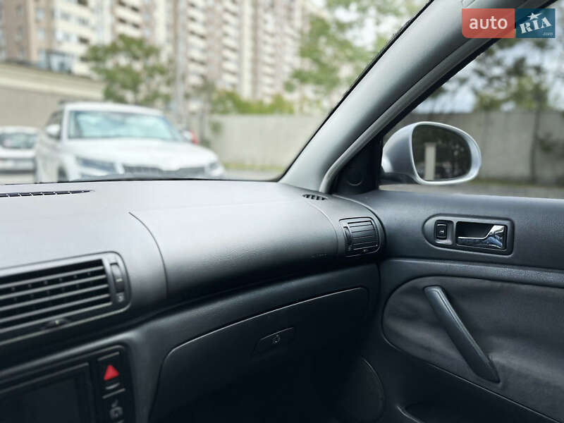 Універсал Volkswagen Passat 2004 в Одесі
