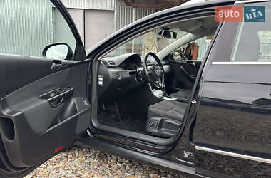 Універсал Volkswagen Passat 2009 в 