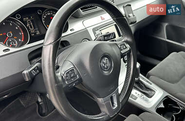 Універсал Volkswagen Passat 2009 в 