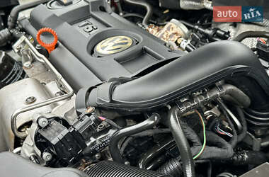 Універсал Volkswagen Passat 2009 в 