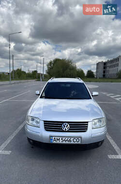 Універсал Volkswagen Passat 2001 в Житомирі