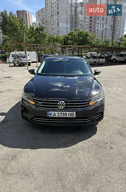 Седан Volkswagen Passat 2017 в 