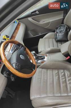 Универсал Volkswagen Passat 2006 в Золочеве