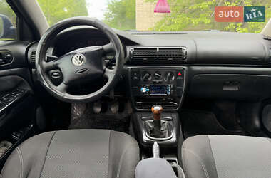 Седан Volkswagen Passat 1998 в 