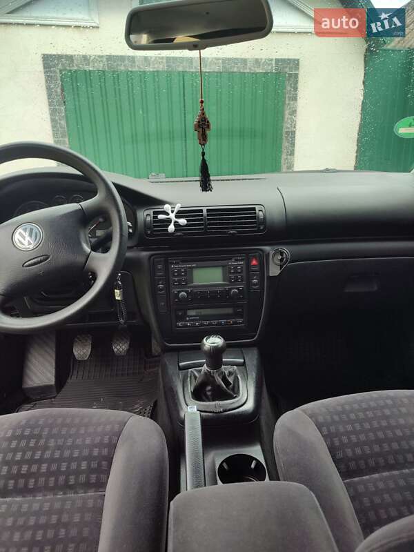 Седан Volkswagen Passat 2003 в Бершади