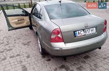 Седан Volkswagen Passat 2004 в 