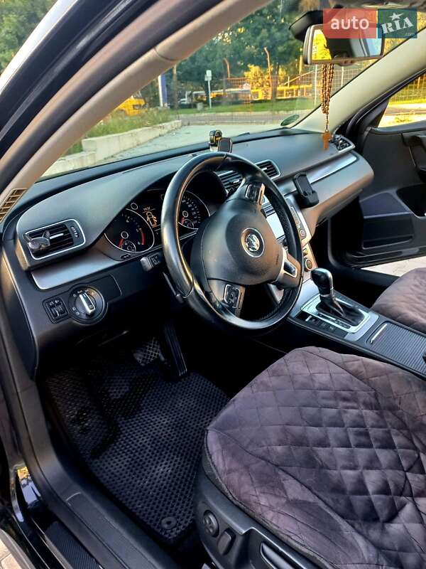 Універсал Volkswagen Passat 2014 в Тернополі