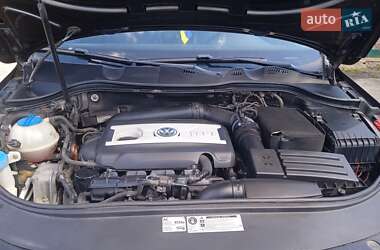 Седан Volkswagen Passat 2012 в Глухове