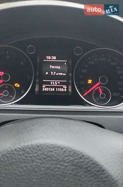 Універсал Volkswagen Passat 2011 в 