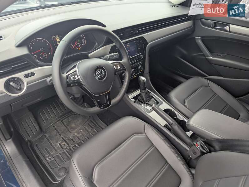 Седан Volkswagen Passat 2021 в Ровно