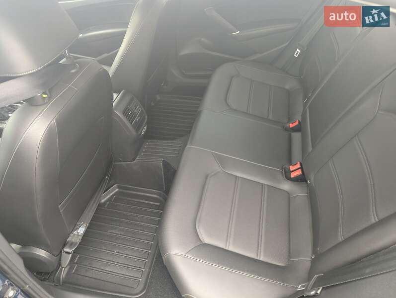 Седан Volkswagen Passat 2021 в Ровно