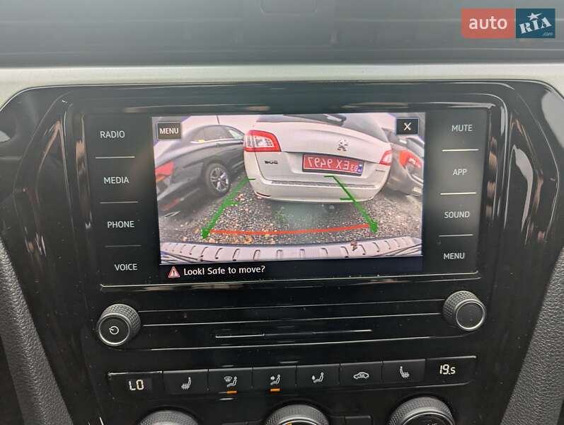 Седан Volkswagen Passat 2021 в Ровно