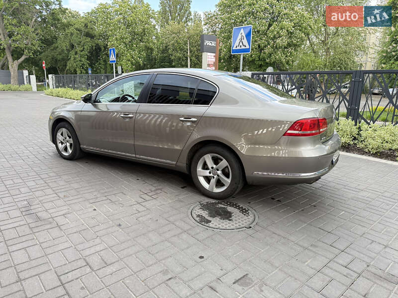 Седан Volkswagen Passat 2013 в Черкассах