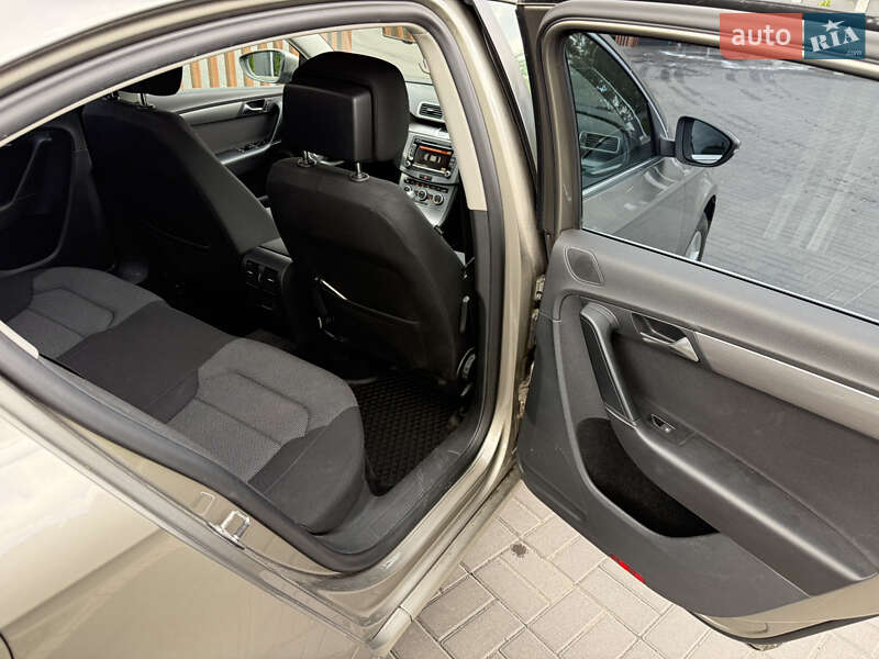 Седан Volkswagen Passat 2013 в Черкассах