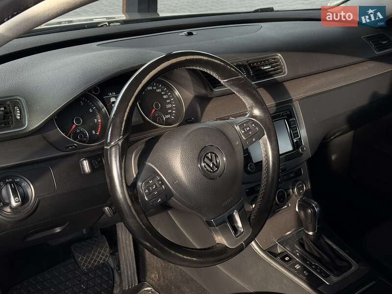 Седан Volkswagen Passat 2013 в Черкассах
