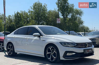 Седан Volkswagen Passat 2021 в 