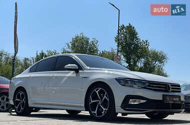 Седан Volkswagen Passat 2021 в 