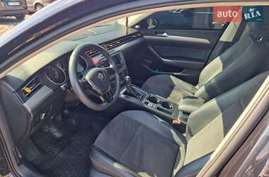 Седан Volkswagen Passat 2015 в 