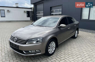 Седан Volkswagen Passat 2011 в 