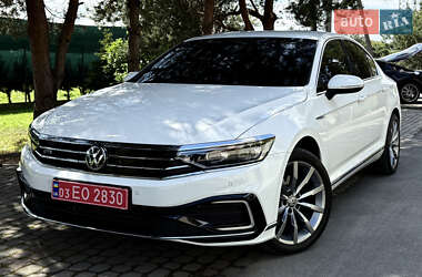 Седан Volkswagen Passat 2020 в 