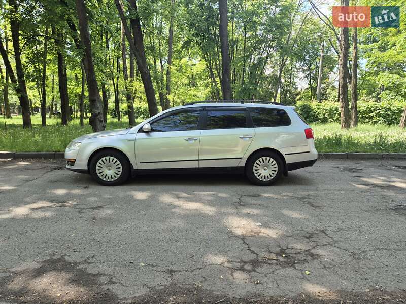 Универсал Volkswagen Passat 2006 в Киеве