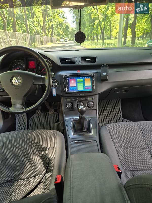 Универсал Volkswagen Passat 2006 в Киеве