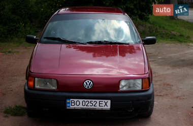 Седан Volkswagen Passat 1989 в 