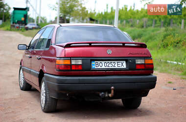 Седан Volkswagen Passat 1989 в 