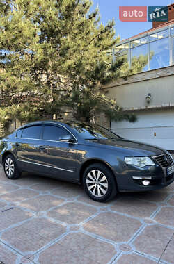 Седан Volkswagen Passat 2010 в 