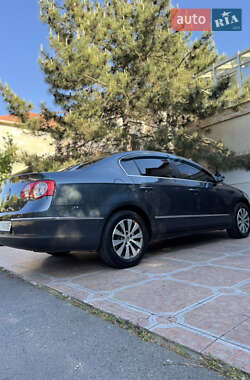Седан Volkswagen Passat 2010 в 