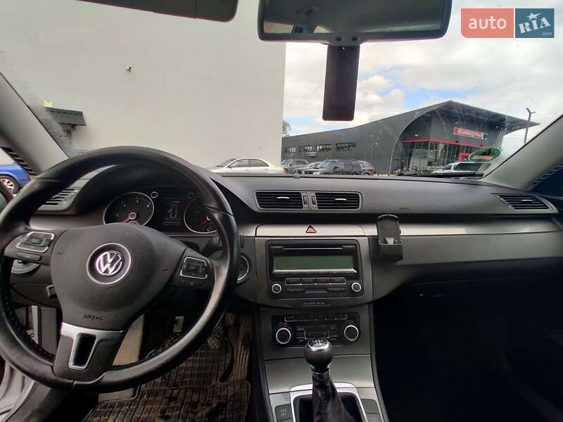 Універсал Volkswagen Passat 2010 в Бориславі