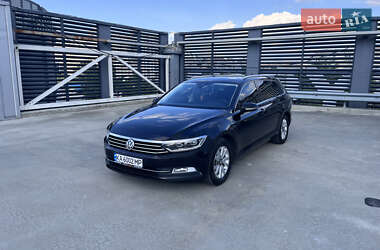 Универсал Volkswagen Passat 2016 в Киеве