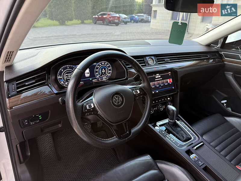 Седан Volkswagen Passat 2016 в Мукачево