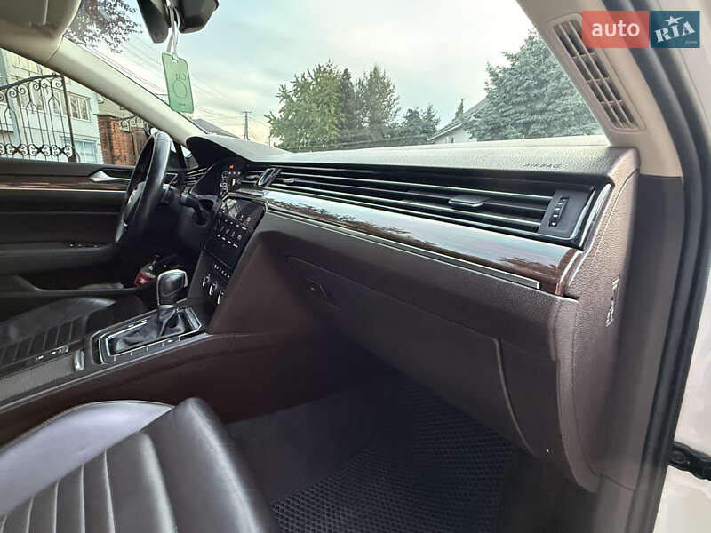 Седан Volkswagen Passat 2016 в Мукачево