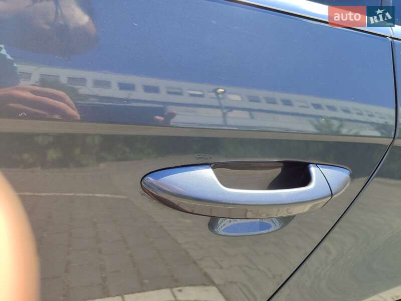 Універсал Volkswagen Passat 2013 в Львові