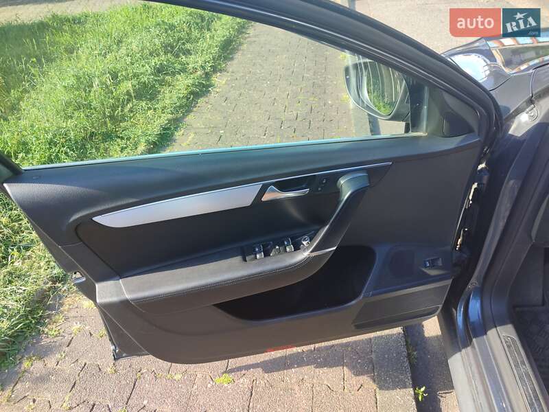 Універсал Volkswagen Passat 2013 в Львові