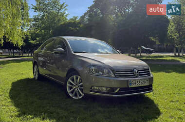 Седан Volkswagen Passat 2011 в Одессе