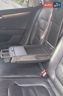 Універсал Volkswagen Passat 2011 в 