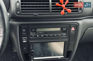 Седан Volkswagen Passat 2004 в 