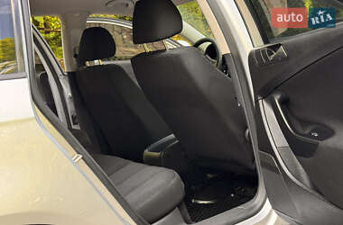 Универсал Volkswagen Passat 2010 в 